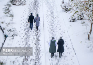 برف مدارس ۸ شهر آذربایجان‌شرقی را تعطیل کرد